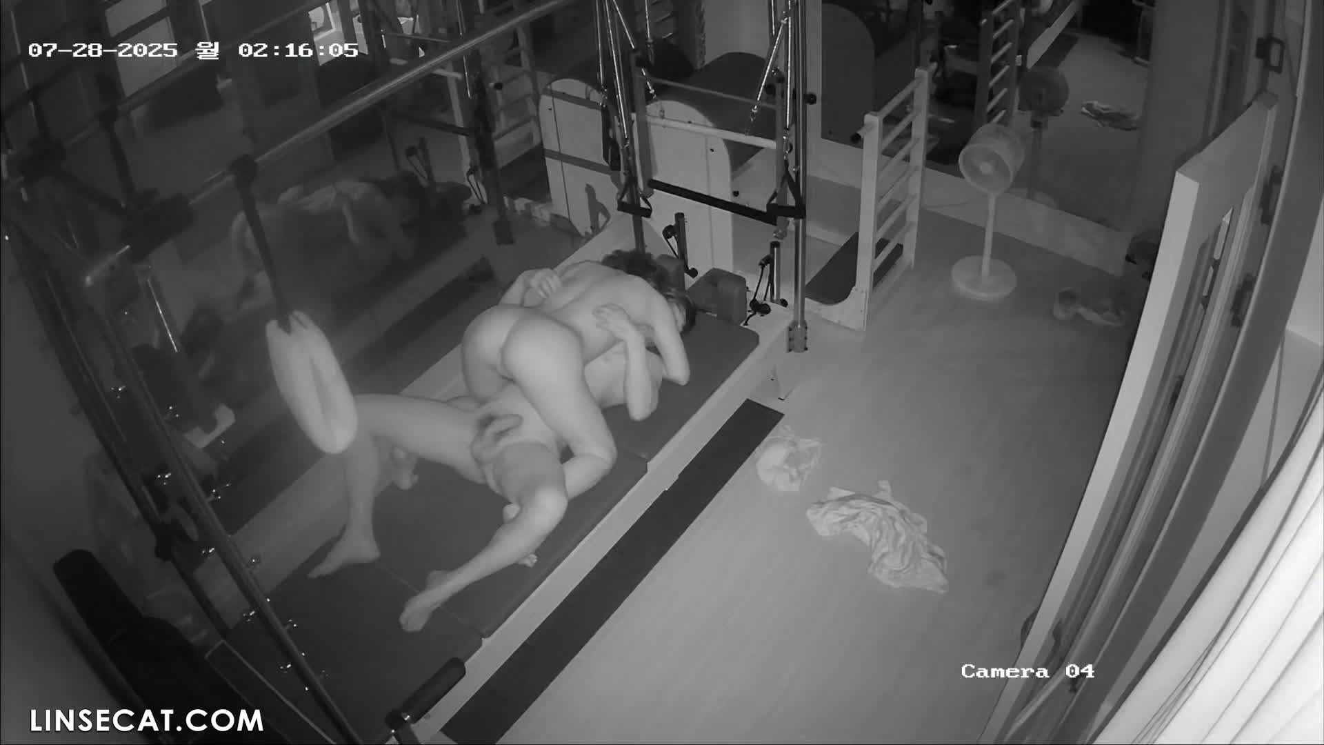 [신작] 필라테스 강사는 매우 유연하고 성욕이 강합니다. 남자친구가 2시간 안에 두 번 연속 사정하자, 그녀는 그가 다시 발기할 때까지 구강 성교를 해 주었습니다. 그는 엄청난 지구력을 가지고 있습니다. [해킹된 한국 IP 카메라] [단독 영상] 썸네일