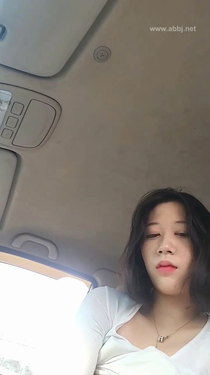 포터남 흰티녀 썸네일
