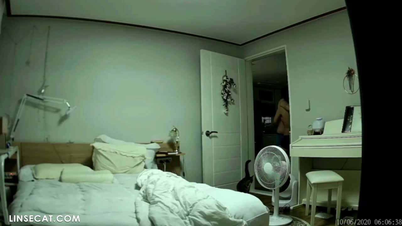 [신작] 두 가족. 기혼 여성의 섹시함은 미혼 여성을 완전히 압도한다. 그녀가 남편에게 눈길 한 번만 줘도 남편은 무슨 일이 벌어질지 짐작할 수 있다. [해킹당한 한국 가정용 IP 카메라] [단독 영상] 썸네일