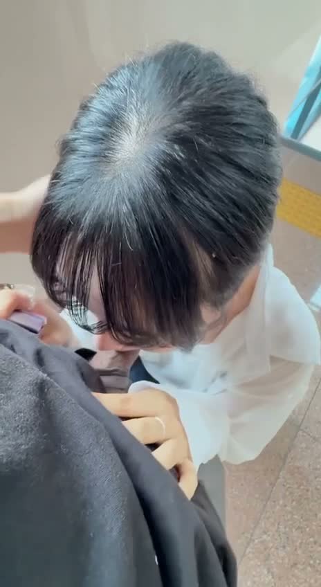 대학교 복도에서 목까시 해주는 착하고 이쁜 여친님 썸네일